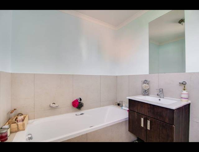 2 BEDROOM APARTMENT FOR SALE IN MAROELADAL